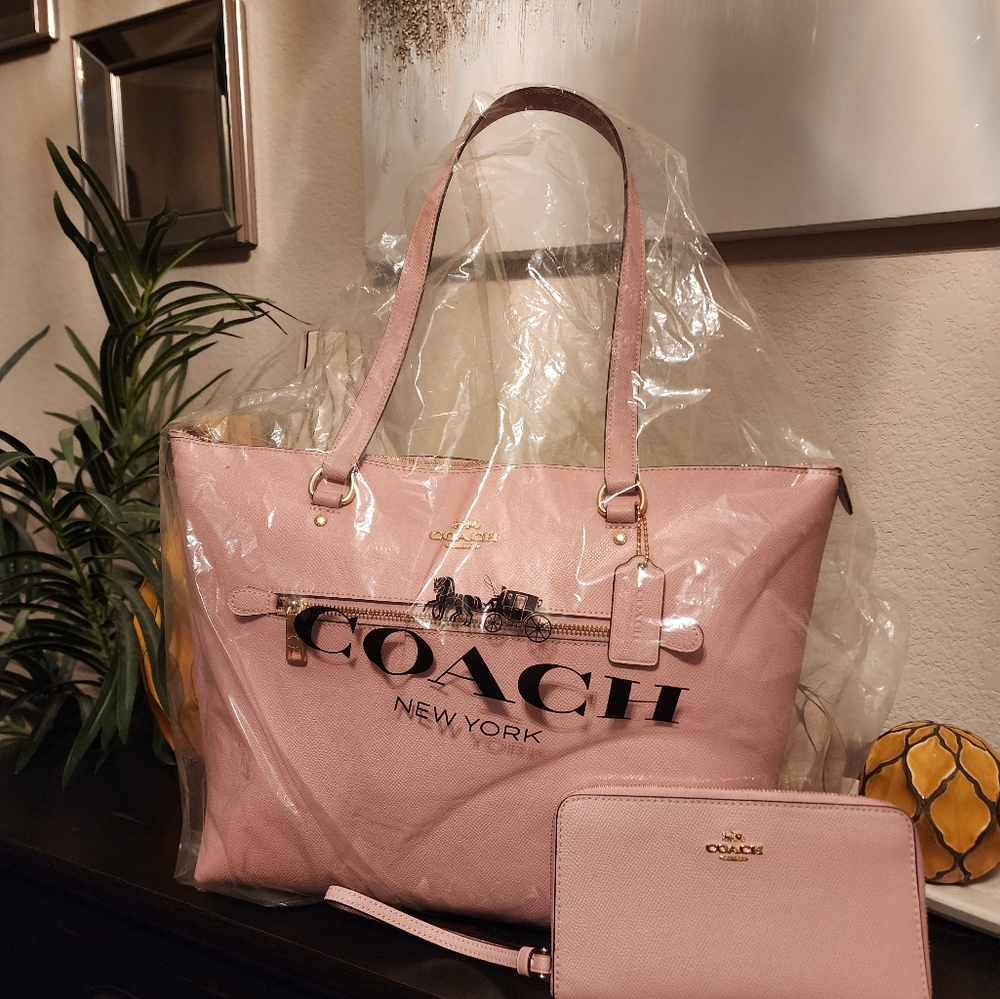 Coach Leather Gallery Tote